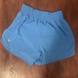 Lululemon high rise hotty hot shorts 4”